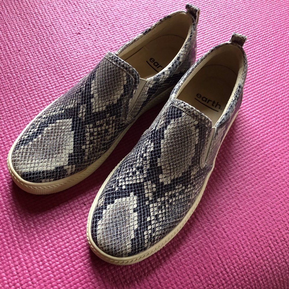 Earth | Leather Snakeskin Slip-On Sneaker 🤎🖤